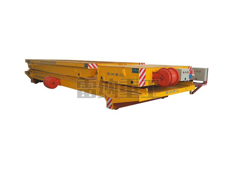 軌道擺渡車、軌道牽引車和噴漆房軌道車組合